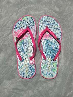 Lilly Pulitzer Pool Flip Flops in Postcards From Positano Print Size 7/8